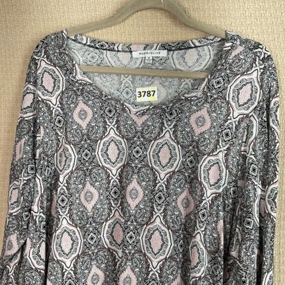NWOT Rose & Olive Flowy Long Sleeve Blouse Tunic Top Women Plus Size 3X Gray/Pin - Picture 5 of 11